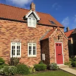High Tide - Part Of The The Bay Village With Pool, Gym And Direct Access, Pub, Restaurant, Tennis And Meadows Walks Файли