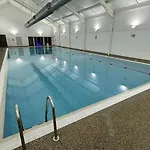 High Tide - Part Of The The Bay Village With Pool, Gym And Direct Access, Pub, Restaurant, Tennis And Meadows Walks * Файли