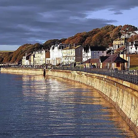 High Tide - Part Of The The Bay Village With Pool, Gym And Direct Access, Pub, Restaurant, Tennis And Meadows Walks Filey