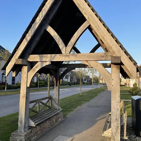 High Tide - Part Of The The Bay Village With Pool, Gym And Direct Access, Pub, Restaurant, Tennis And Meadows Walks * Filey