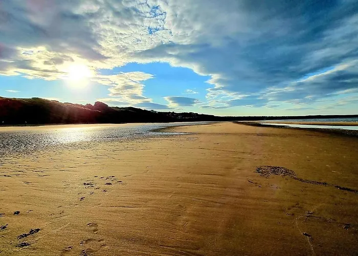 High Tide - Part Of The The Bay Village With Pool, Gym And Direct Access, Pub, Restaurant, Tennis And Meadows Walks *