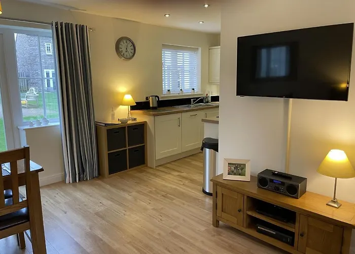 High Tide - Part Of The The Bay Village With Pool, Gym And Direct Access, Pub, Restaurant, Tennis And Meadows Walks Holiday home Filey