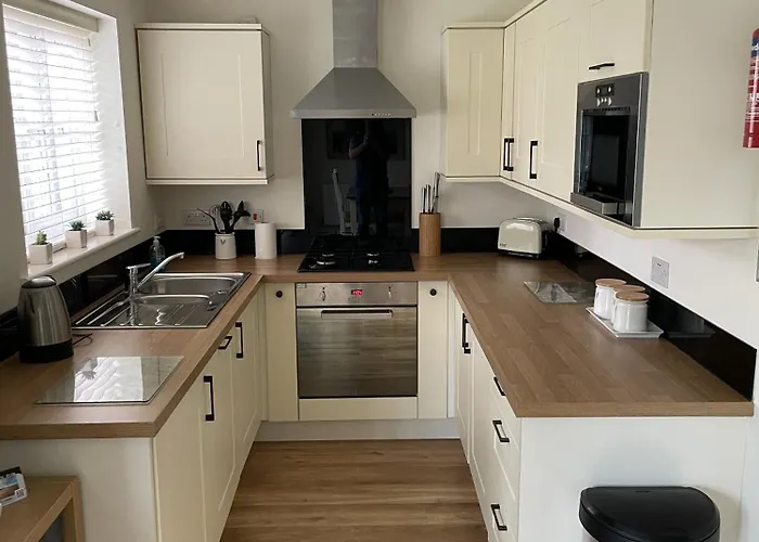 High Tide - Part Of The The Bay Village With Pool, Gym And Direct Access, Pub, Restaurant, Tennis And Meadows Walks Holiday home