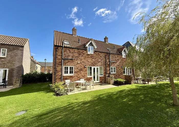 High Tide - Part Of The The Bay Village With Pool, Gym And Direct Access, Pub, Restaurant, Tennis And Meadows Walks *