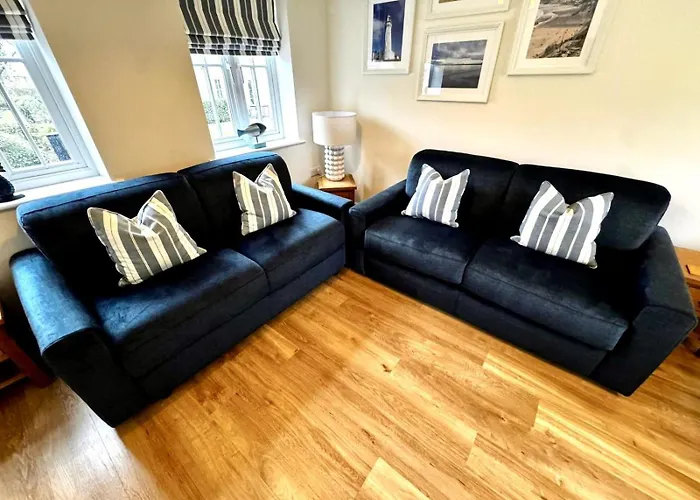 High Tide - Part Of The The Bay Village With Pool, Gym And Direct Access, Pub, Restaurant, Tennis And Meadows Walks Holiday home Filey