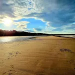 High Tide - Part Of The The Bay Village With Pool, Gym And Direct Access, Pub, Restaurant, Tennis And Meadows Walks *